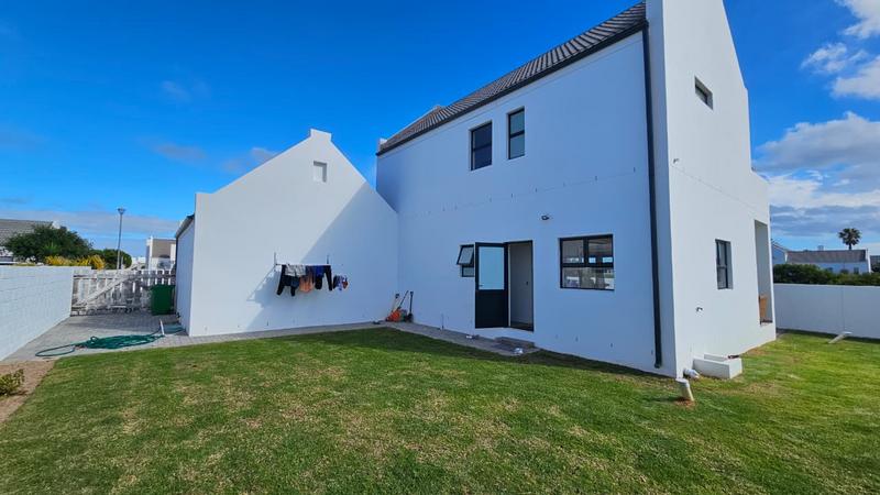 4 Bedroom Property for Sale in Golden Mile Western Cape